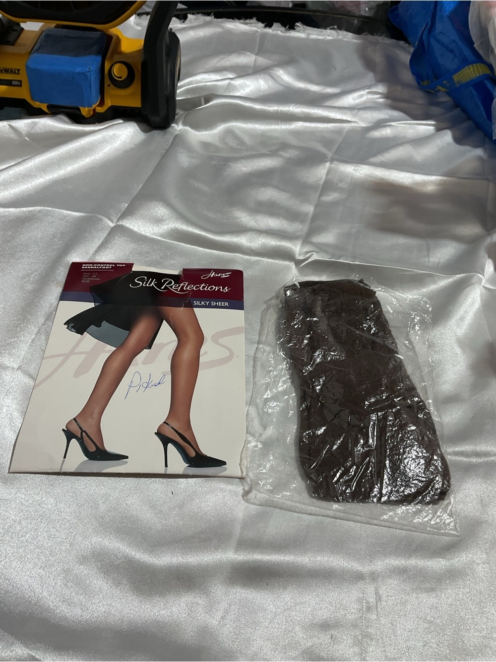 Silky Sheer Women's Hosiery - Brown